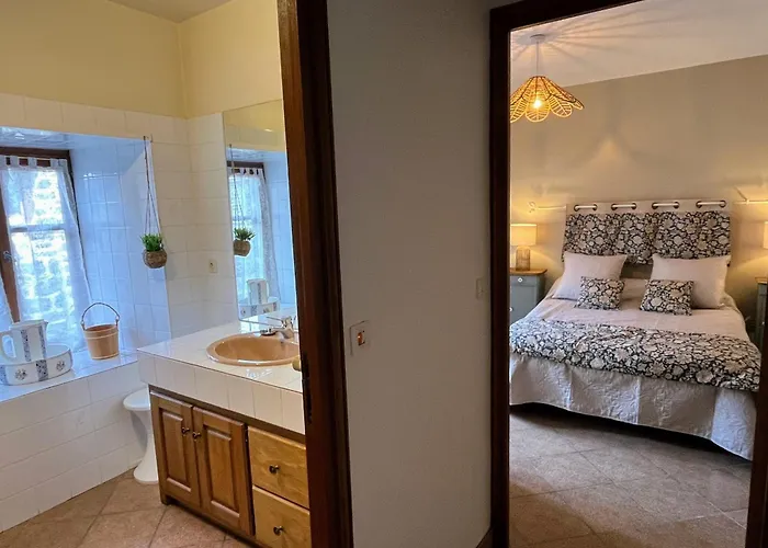 Ancien Corps De Ferme Avec Vue Imprenable - 4 Pers. - Fr-1-582-545 * Polignac (Haute-Loire)