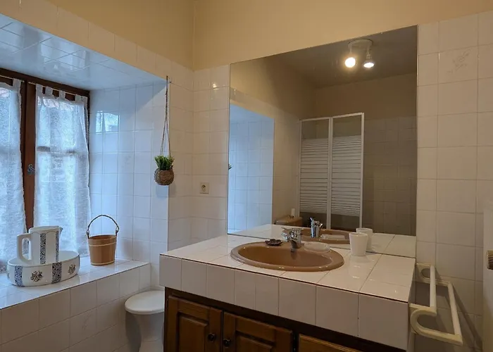 Ancien Corps De Ferme Avec Vue Imprenable - 4 Pers. - Fr-1-582-545 * Polignac (Haute-Loire)